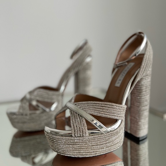 AQUAZZURA Sundance 140 crystal-embellished metallic platform sandals $1,895 37 - Picture 9 of 17